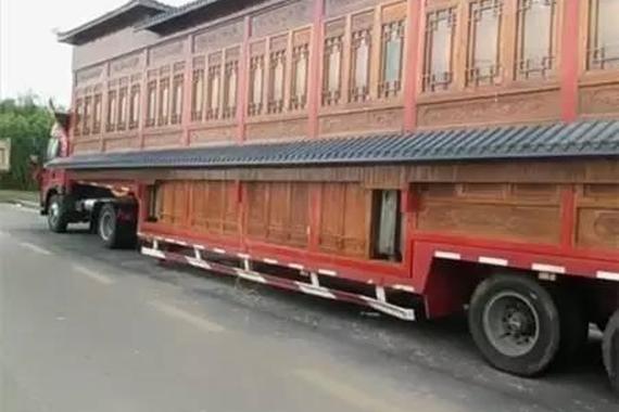 有了这辆古色古香的超大房车还买什么房子