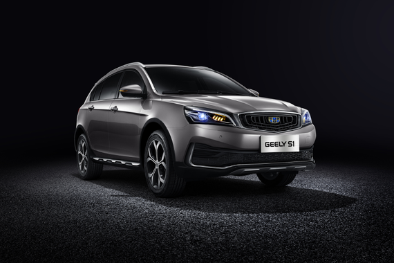 吉利S1内饰曝光，说句良心话国产车是越来越有质感