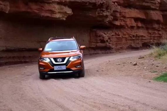 视频：新奇骏全地形挑战，看起来还是非常纯爷们的