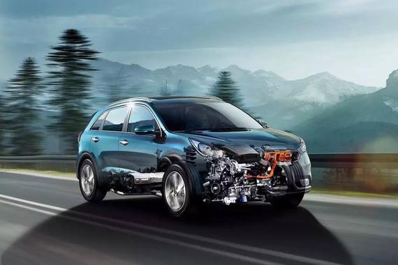 汽车打火直接开走，对发动机有伤害吗？