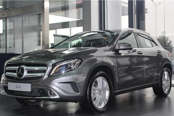 奔驰出新款神车, 颜值和性能双高, 20万豪华最佳选