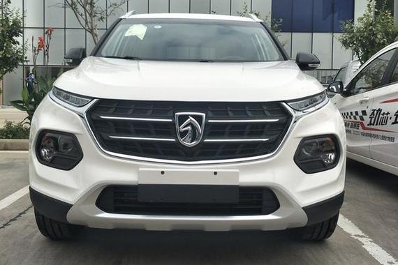 宝骏510自动挡，旋钮换挡上档次，配置高