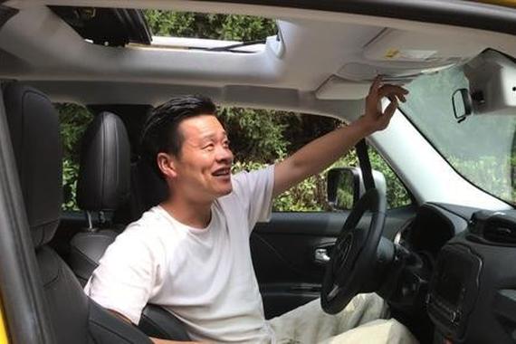 知道如何正确打开自由侠的天窗吗？