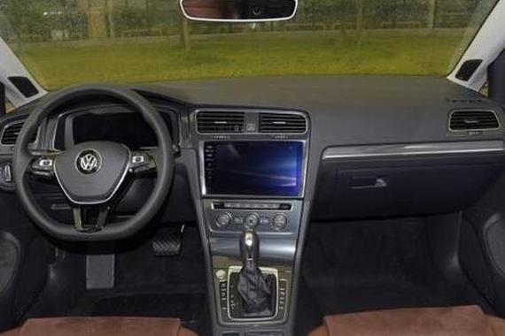 新款高尔夫内饰官图首发 科技与质感提升