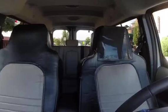 视频：如果伪装成一台无人驾驶上路会怎样？