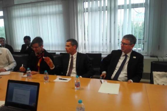 独家披露:德国驻华大使柯慕贤预测电动汽车配额延后