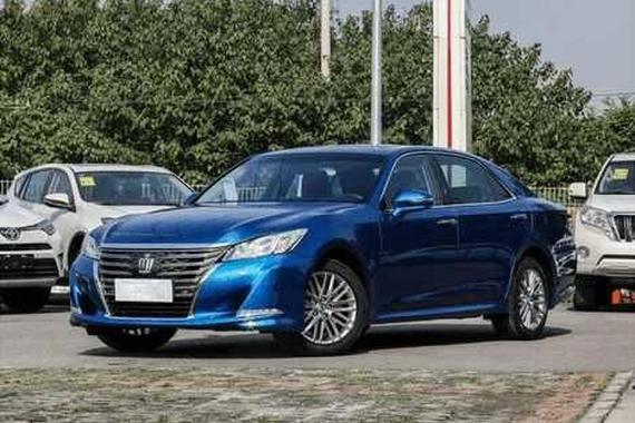 丰田放招了, 油耗比宝骏310还低, 换代皇冠即将国产