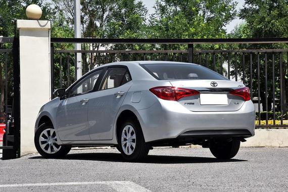 开不坏的丰田实力家轿, 省油耐操才10万起售!