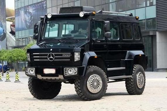 奔驰告诉你谁才是越野之王，把猛禽拉出来能打它10个