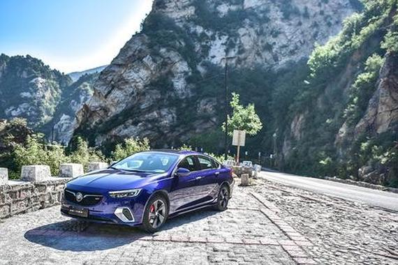 性能秒杀大部分豪车！30万内这辆车真的无可匹敌？