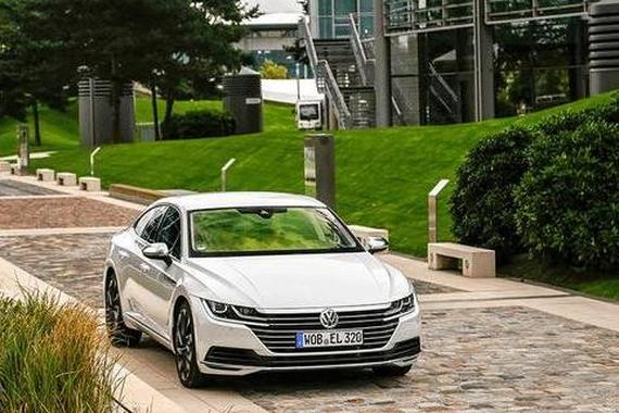 大众全新跑车25万起, 奔驰也拿他没办法, 内饰堪称极品