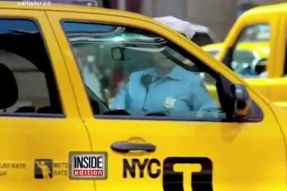 视频：这样的女交警 你还敢违章停车吗？