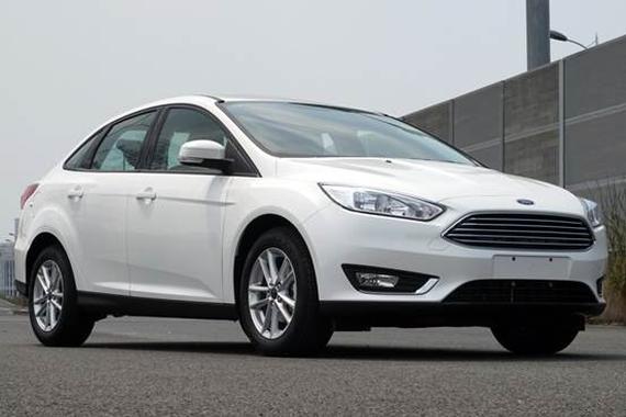 全新福克斯1.0T对比思域1.0T谁更好？