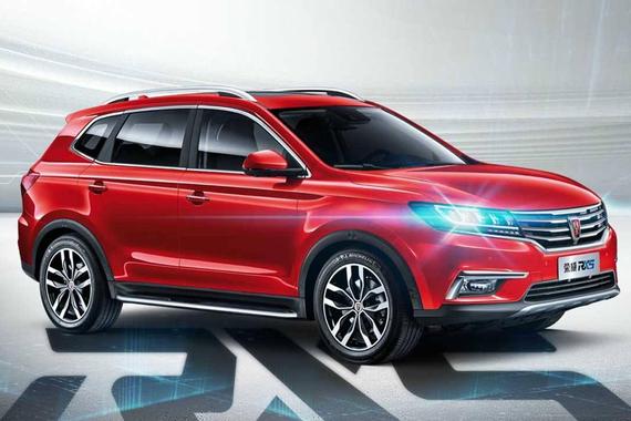 年轻人第一辆车选择SUV还是轿车?