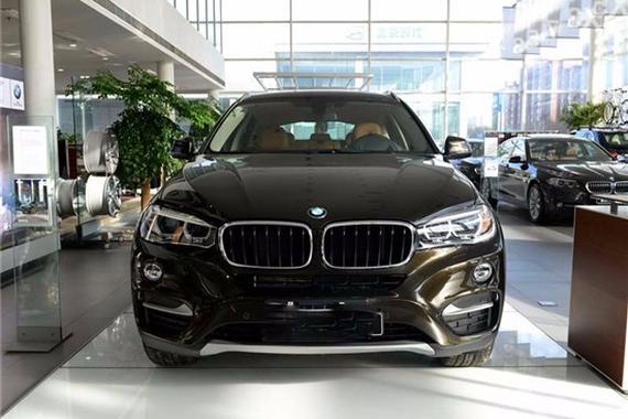 17款宝马X6 豪华与运动的特征