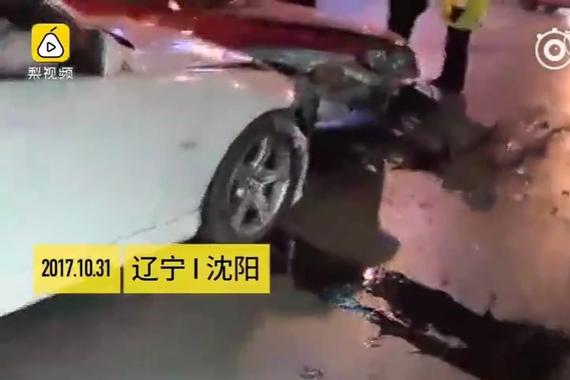 刚刚经历了什么？妹子路边吓得发抖