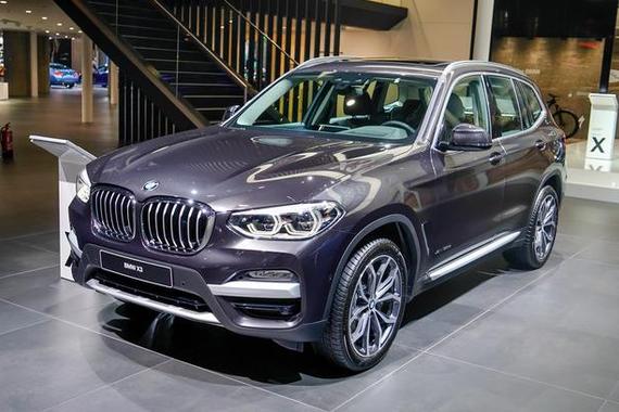 带劲！宝马X3推出7座版，成了奥迪Q5最强对手！