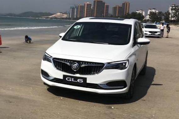 2+2+2六座布局 试驾别克高档中型MPV——GL6
