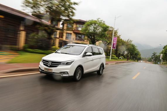 迟到的自动档 试驾宝骏730自动档