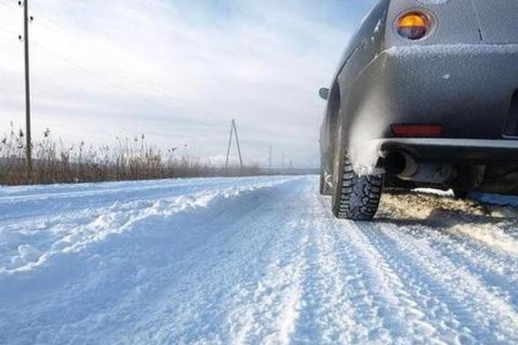教你几个小技巧，冬天这样用车才能更省油