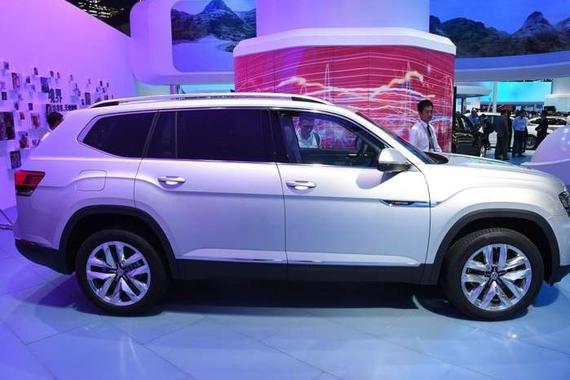 大众终于放下架子, 豪华配置+超大空间, 价格亲民