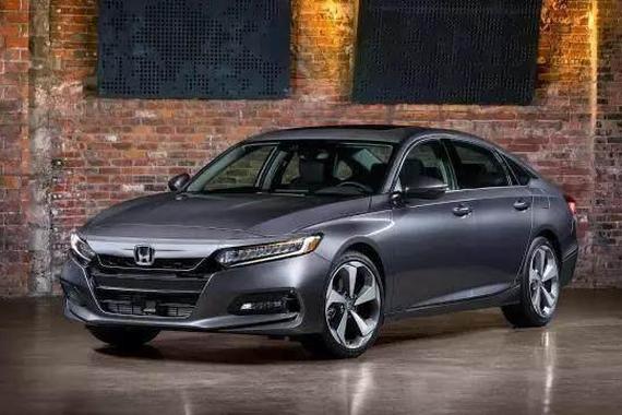 全新本田雅阁来袭 空间大颜值高，最重要是跑得快