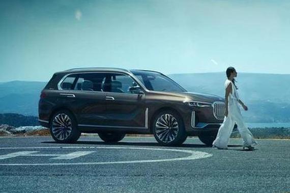 宝马X系家族里特大号500万SUV驾到！