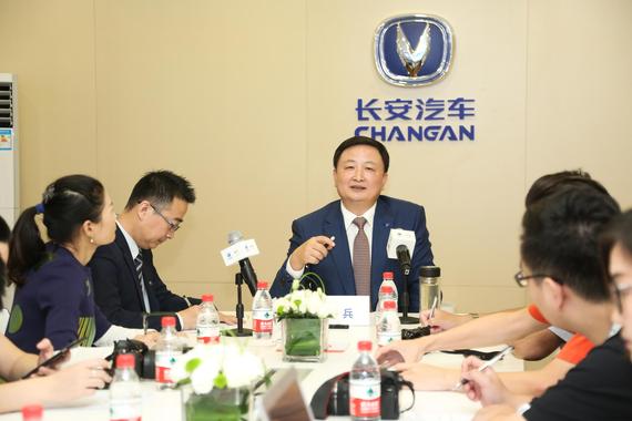 龚兵：睿骋CC肩负着长安两条腿走路的重任