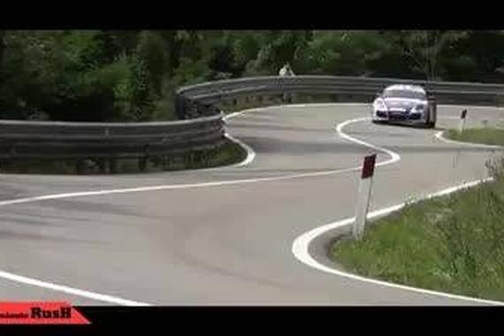 视频：汽车拉力赛刺激惊险