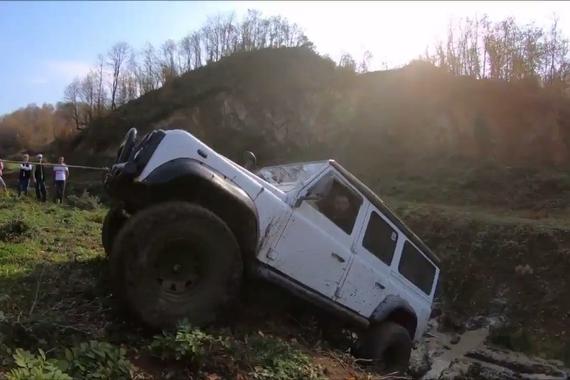 视频：路虎卫士110 TD5极限越野实战