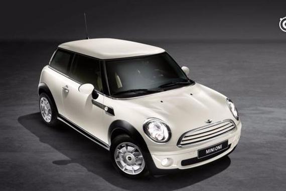 视频：赛车出身的宝马MINI为何会被说成女孩子开的车？