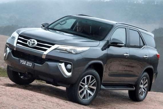 丰田这款SUV定位高于汉兰达,越野比肩普拉多,外形霸气不输路虎