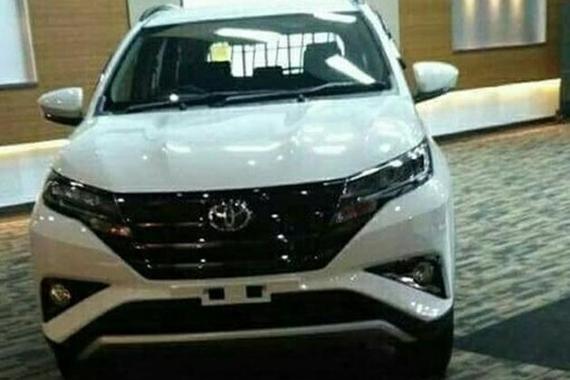 丰田Rush 7人座SUV将于2018年上市，更多谍照曝光