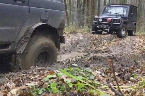 越野实战！奔驰G级 VS 俄罗斯爱国者