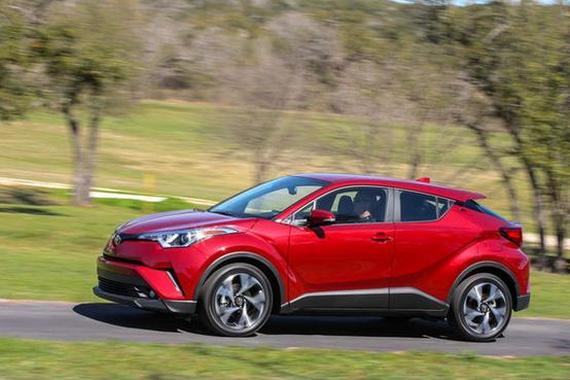 小型SUV新霸主？且看丰田CH-R怎么说