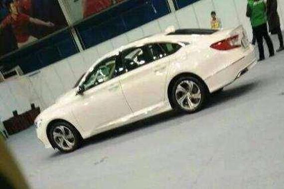 全新十代雅阁正式亮相，溜背设计比捷豹更美，搭2.0T+10AT动力