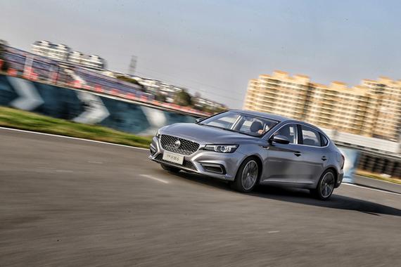 “以运动的名义诠释家用” 全新名爵6挑战72弯道