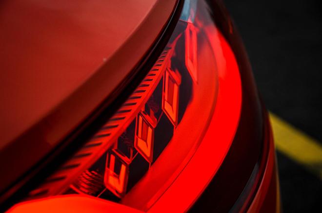 全新TT RS上的OLED尾灯