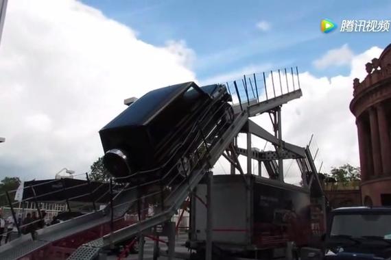 奔驰G级为什么敢卖这么贵？看完这个你就知道了