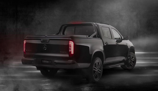 奔驰X特别版官图曝光 霸气“黑武士”风格