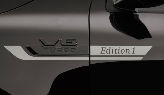 奔驰X特别版官图曝光 霸气“黑武士”风格