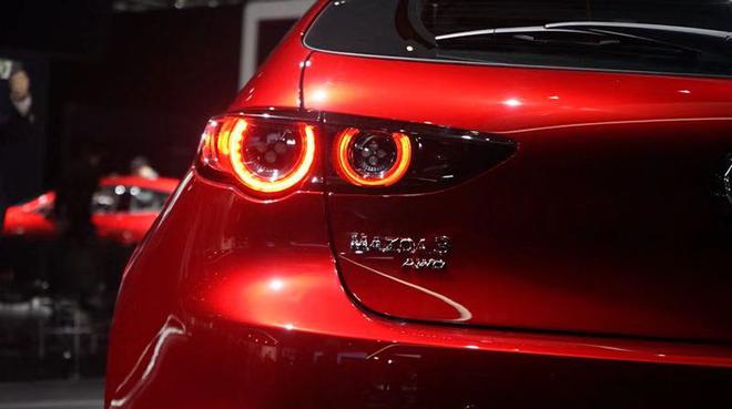 2018洛杉矶车展:全新一代马自达3亮相