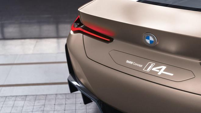 宝马首款纯电动四门轿跑BMW i4概念车全球首发