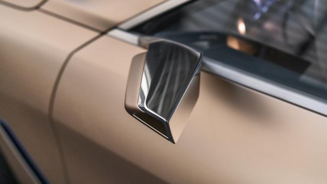 宝马首款纯电动四门轿跑BMW i4概念车全球首发