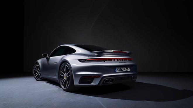 百公里加速2.7秒 保时捷全新911 Turbo S系列首发