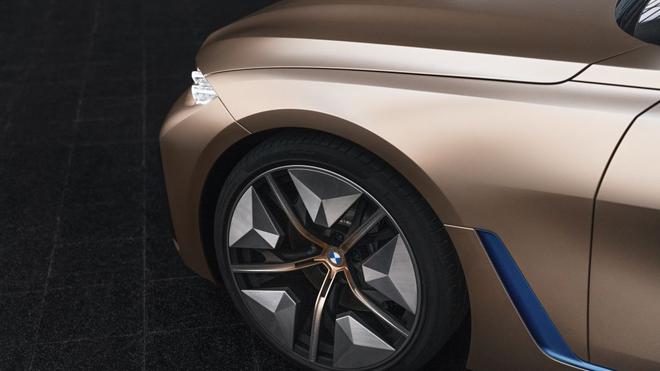 宝马首款纯电动四门轿跑BMW i4概念车全球首发