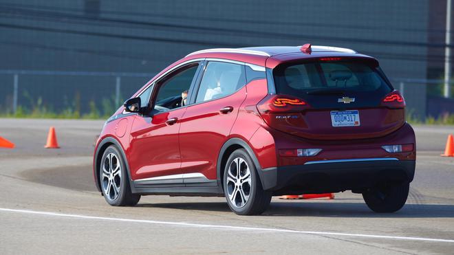 外媒质疑特斯拉Model Y后备箱盖设计存在严重缺陷