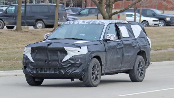 全新旗舰Grand Wagoneer谍照首曝 2021年发布