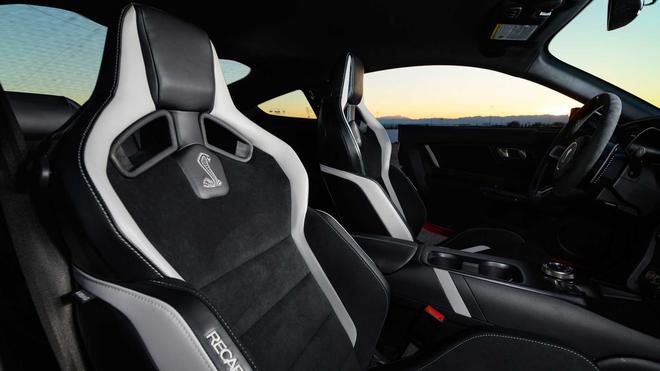 2020-ford-mustang-shelby-gt500