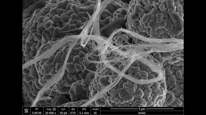 碳纳米管表面增强技术提升电池能量密度 实现两倍续航里程